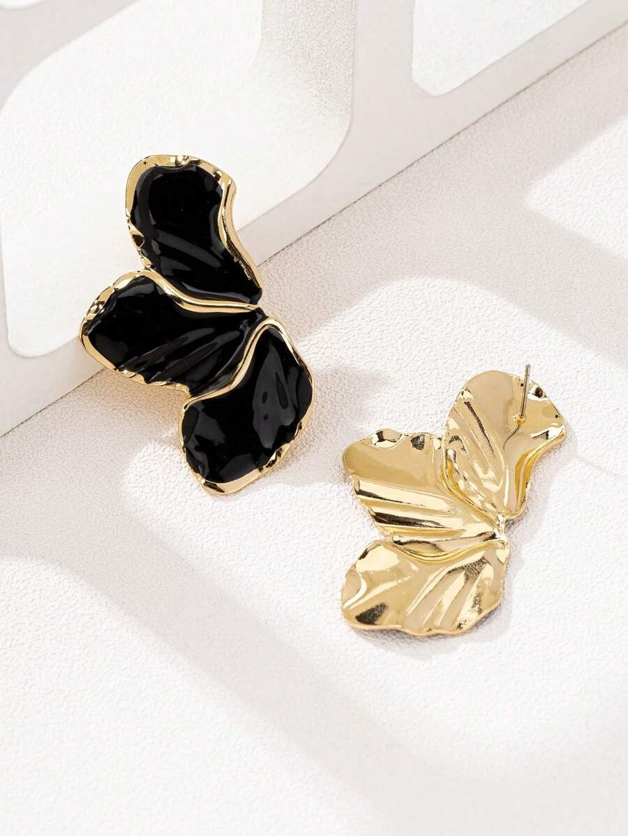 SHEIN أقراط معدنية مطلية بالميناء بزخرفة زهرية