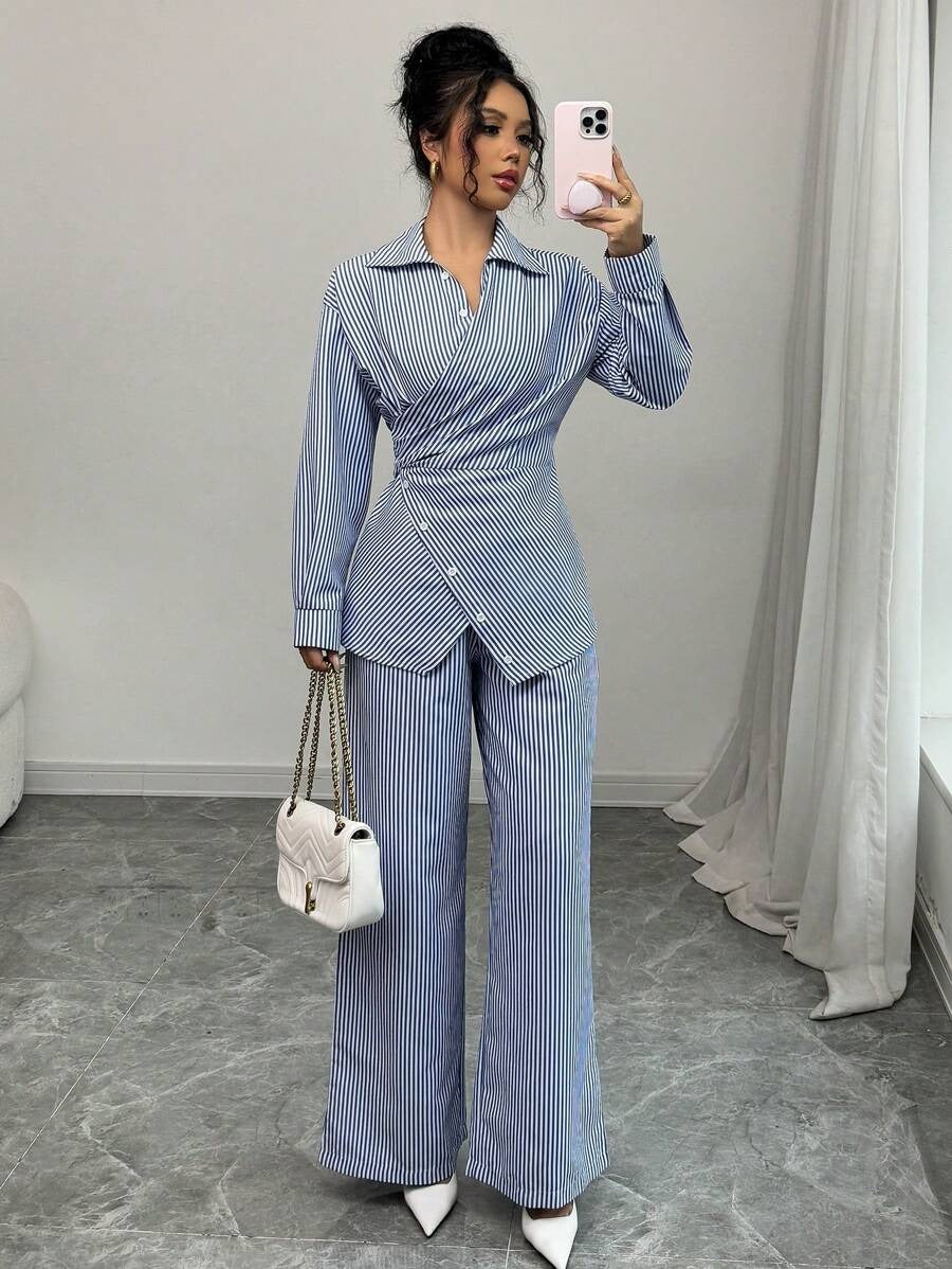 SHEIN Modelyn طقم بلون أزرق قطعتين بلوزة طويلة الأكمام  وبنطلون