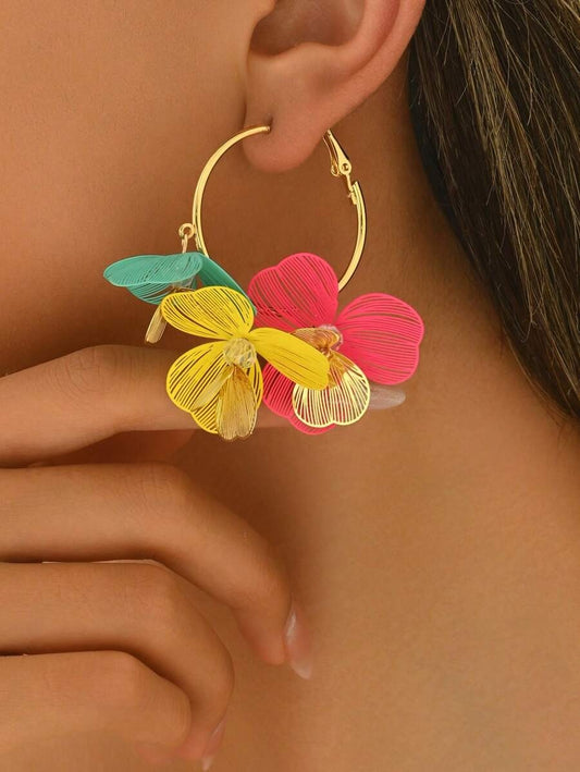 SHEIN 3D زوج أقراط بشكل زهرة ثلاثية الأبعاد