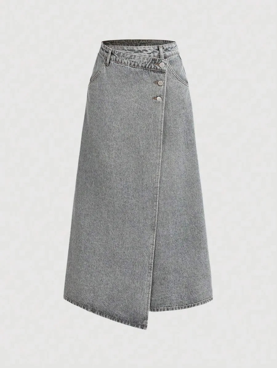 SHEIN MOD تنورة جينز نسائية غير متماثلة بجيوب وأزرار أمامية بلون أزرق متوسط
