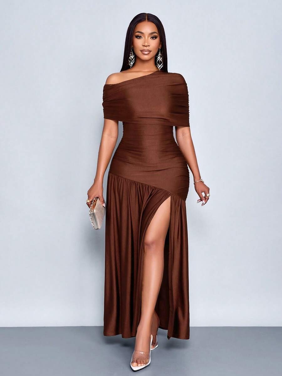 SHEIN SOLERSUN فستان ماكسي حريري بكتف مكشوف وشق أمامي