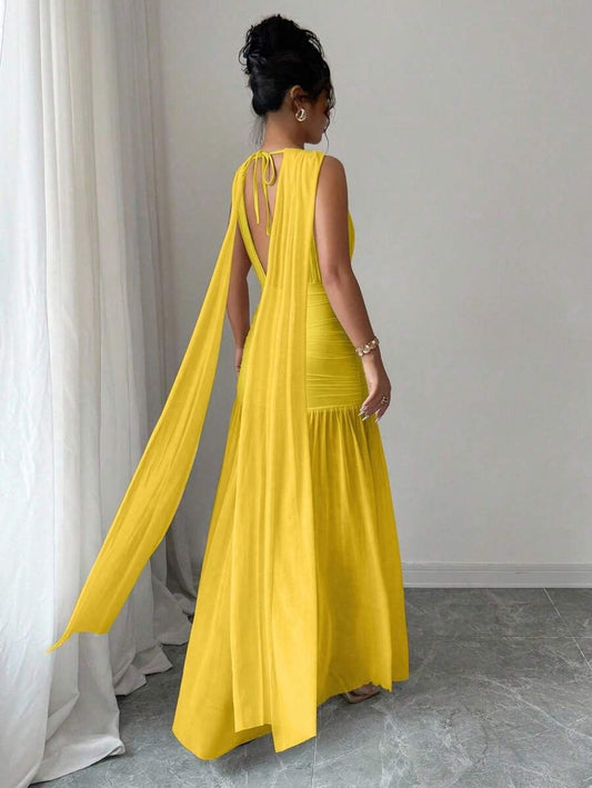SHEIN Elenzga فستان اصفر بدون أكمام وظهر مكشوف
