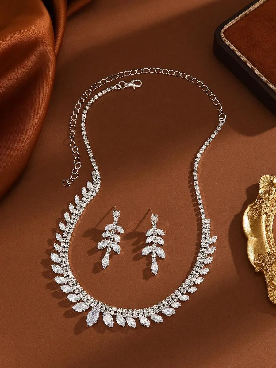 SHEIN طقم قلادة وأقراط مرصعة بالراين قطعتين