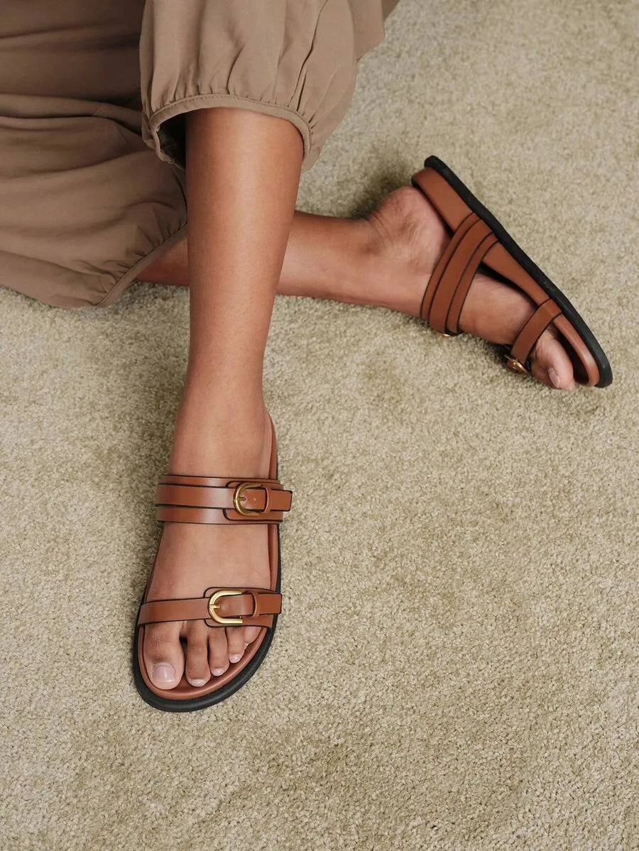 SHEIN Solecia صنادل نسائية بنية مسطحة ومريحة للشاطئ