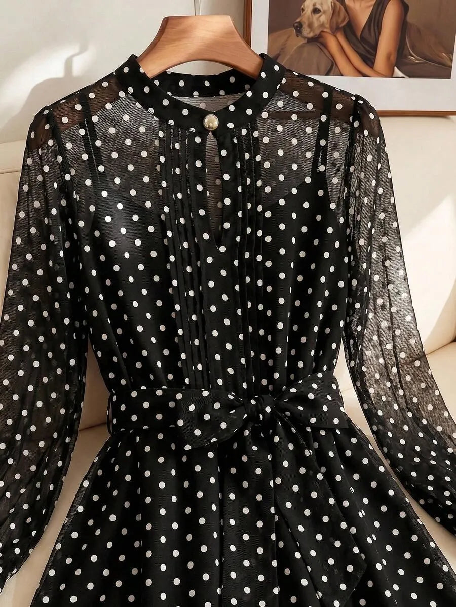 SHEIN Clasi بلوزة نسائية أنيقة بنقشة المنقط مع حزام خصر