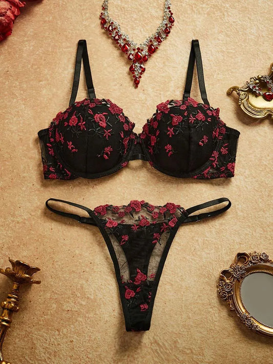 SHEIN PinupPomp طقم ملابس داخلية نسائي من قطعتين بنقوش زهرية بحمالة صدر وثونغ بلون عنابي