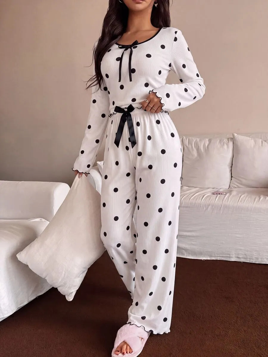 SHEIN Dream Adore طقم بيجامة قطعتين بتوب قصير بأكمام طويلة وطبعة نقاط وفيونكة بلون أبيض