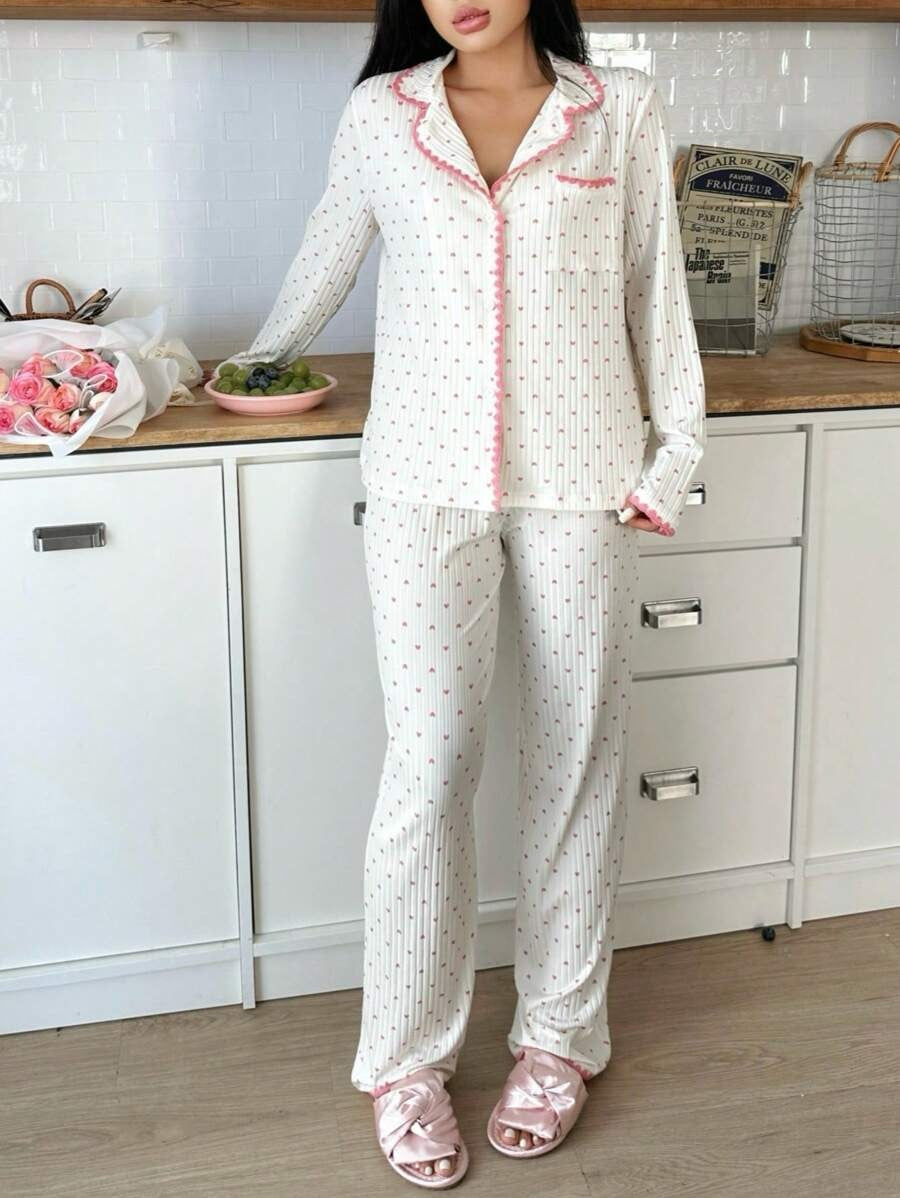 SHEIN SweetSlumber  طقم بيجامة من قطعتين كطبوعة بطبعة قلوب