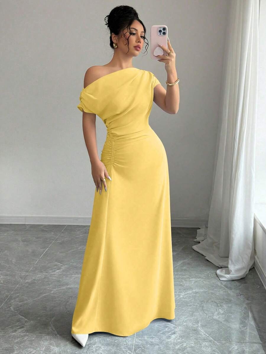 SHEIN Elenzga  فستان أنيق وطويل جدًا بلون أصفر فاتح ناعم