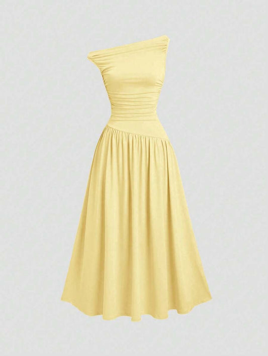 SHEIN Sweetra فستان طويل بلون أصفر أنيق بدون أكمام