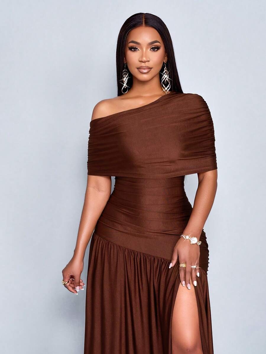 SHEIN SOLERSUN فستان ماكسي حريري بكتف مكشوف وشق أمامي