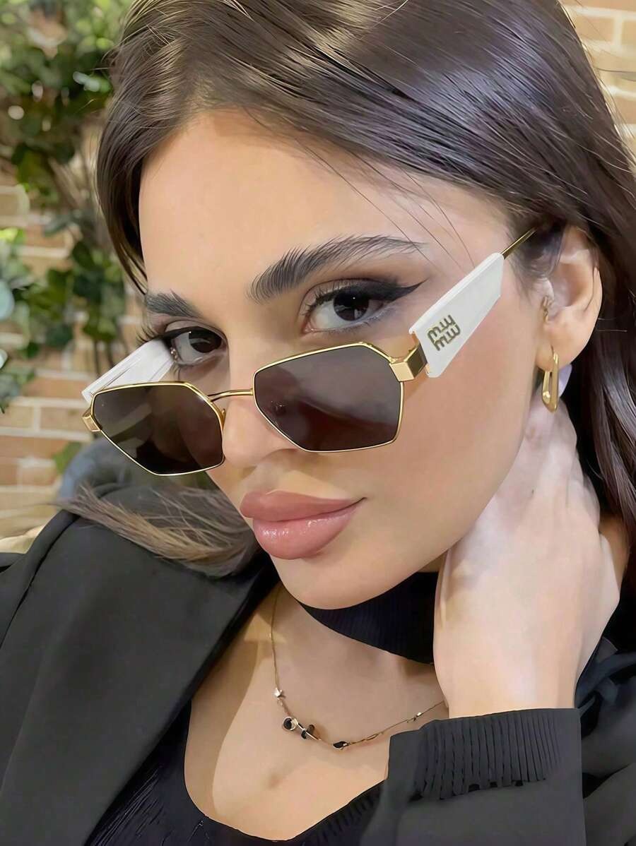 SHEIN نظارة شمسية بلون أسود رمادي