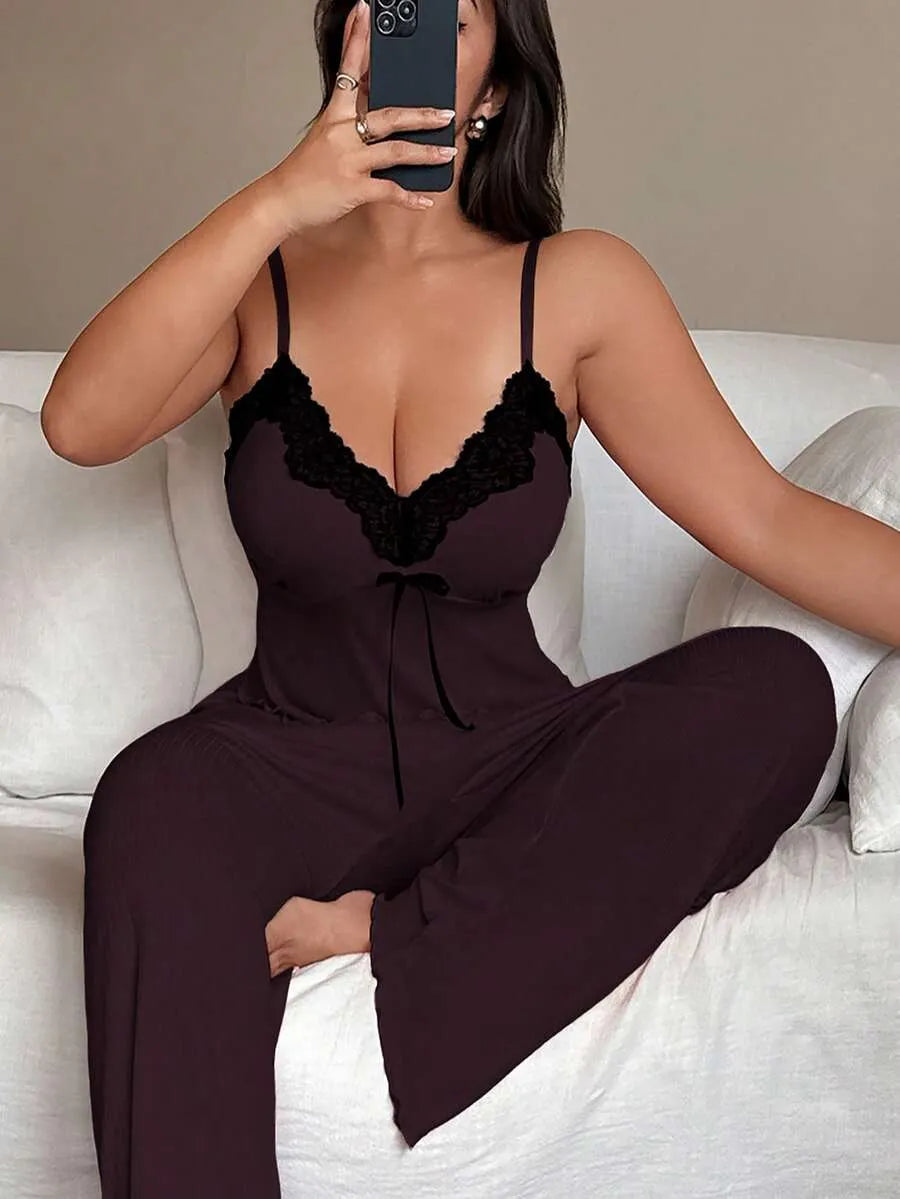 SHEIN Napfluff CURVE طقم بيجامة نسائي بلون بني بدانتيل وبنطال واسع