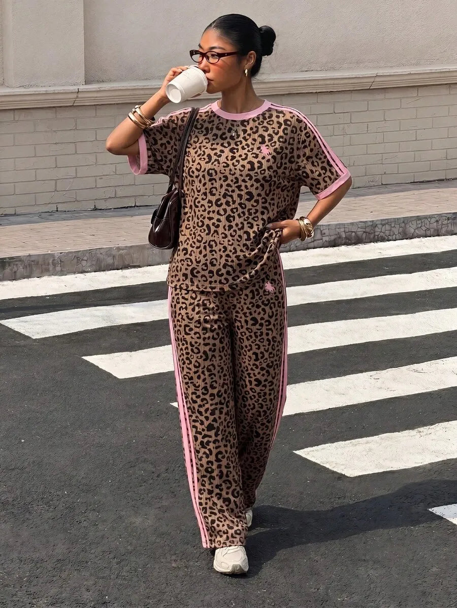 SHEIN طقم نسائي كاجوال رياض قطعتين بنقشة الفهد