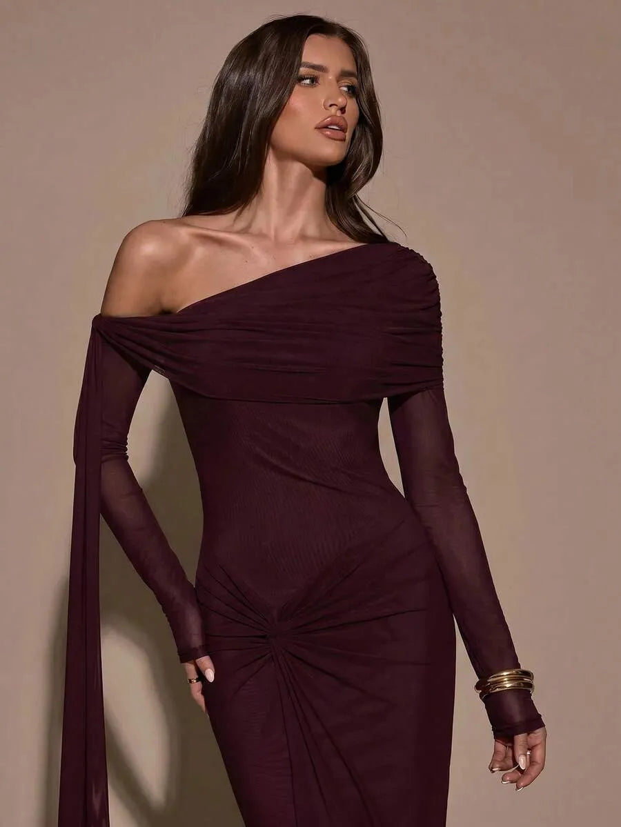SHEIN BAE فستان نسائي عنابي سادة بكتف واحد وأكمام طويلة بتصميم حورية البحر