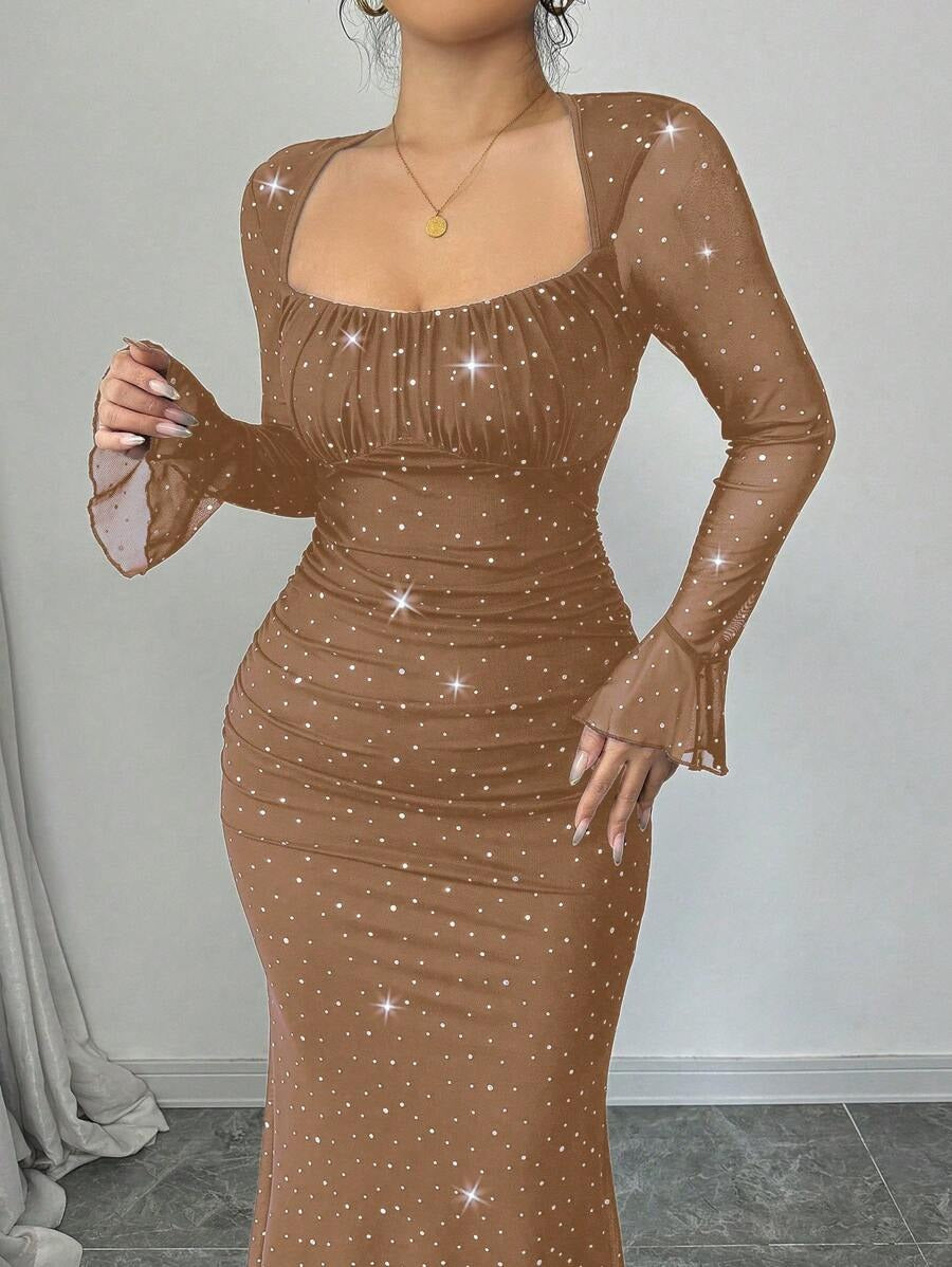 SHEIN Rafferiza  فستان أنيق وطويل بلون بني مزين باللؤلؤ