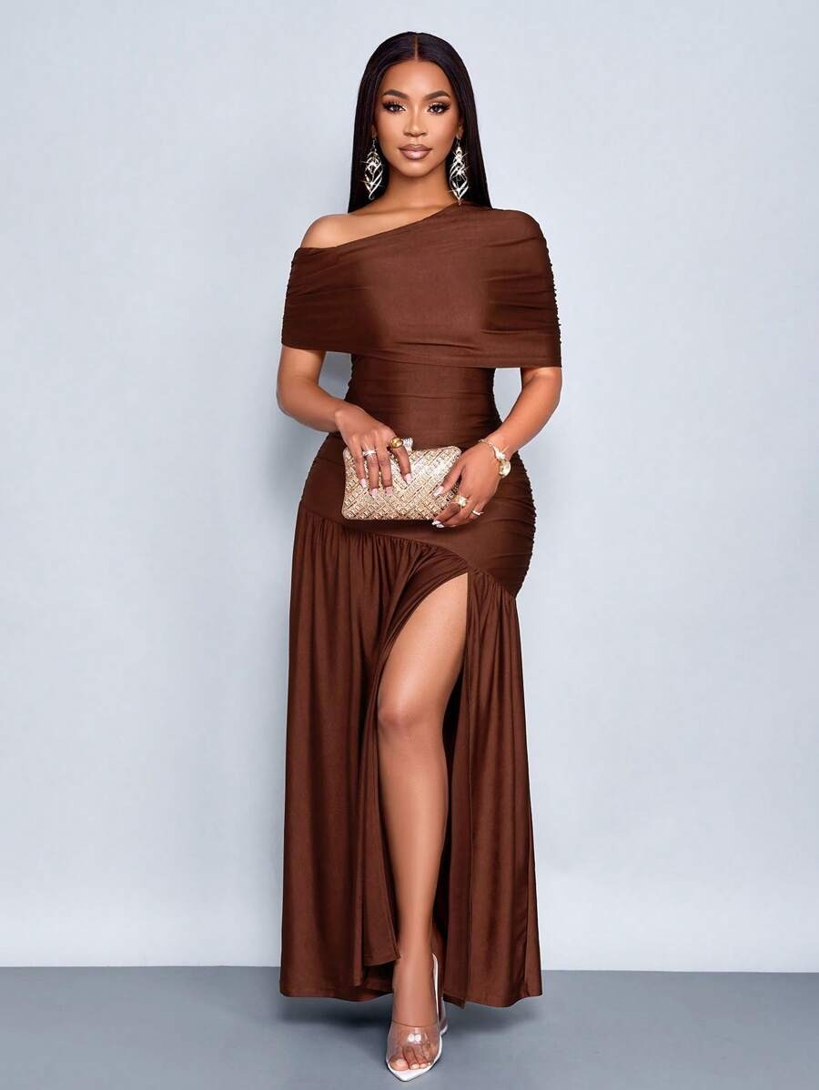 SHEIN SOLERSUN فستان ماكسي حريري بكتف مكشوف وشق أمامي