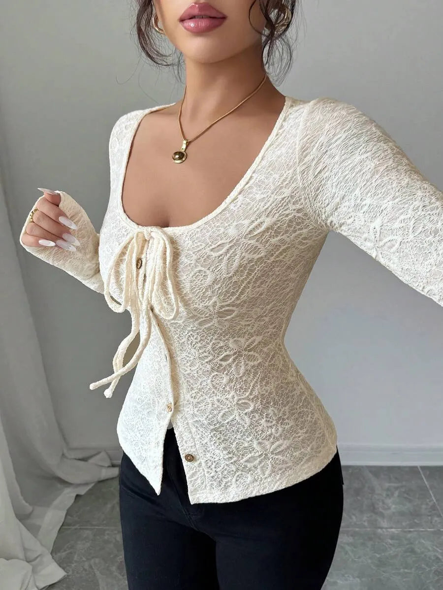 SHEIN Unity تي شيرت نسائي ضيق بأزرار أمامية ونقشة زهور بلون أبيض