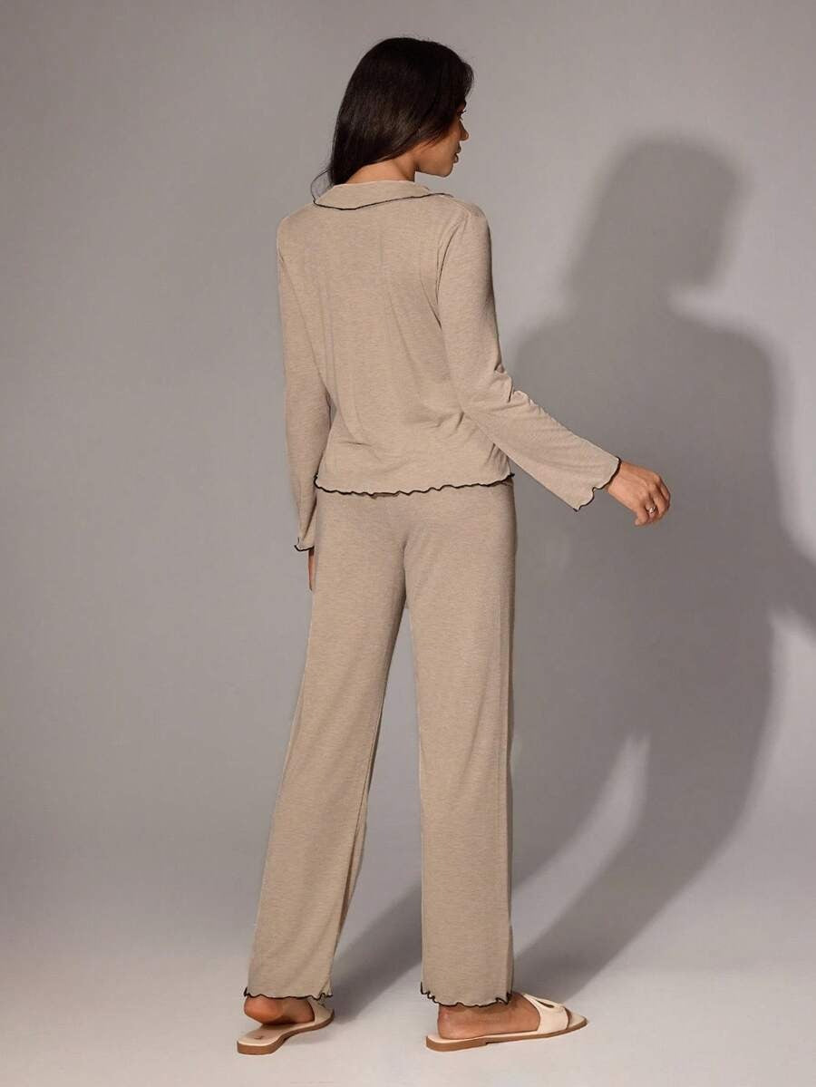 SHEIN Lazeform طقم بيجامة ناعم وخفيف من قطعتين بيج فاتح