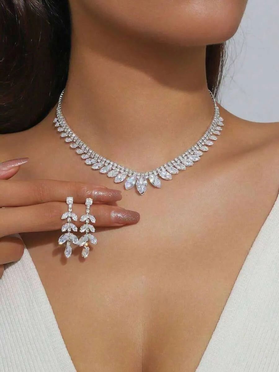 SHEIN طقم قلادة وأقراط مرصعة بالراين قطعتين