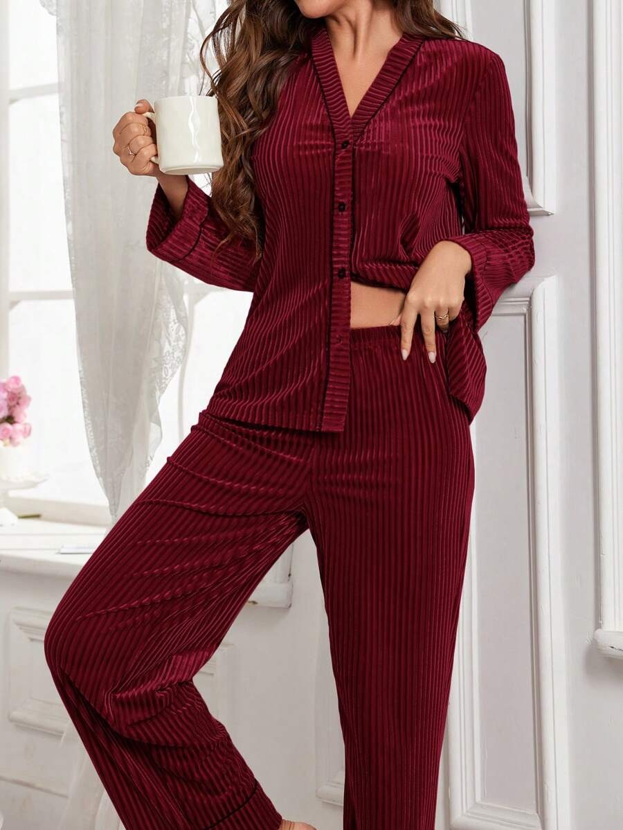 SHEIN LuxeNights طقم بيجامة من قطعتين قطيفة ناعمة