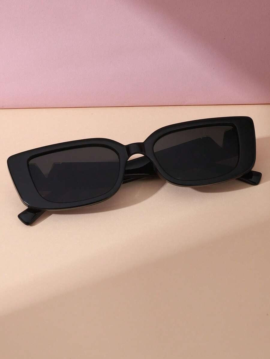 SHEIN نظارة شمس بإطار بلاستيك بلون أسود