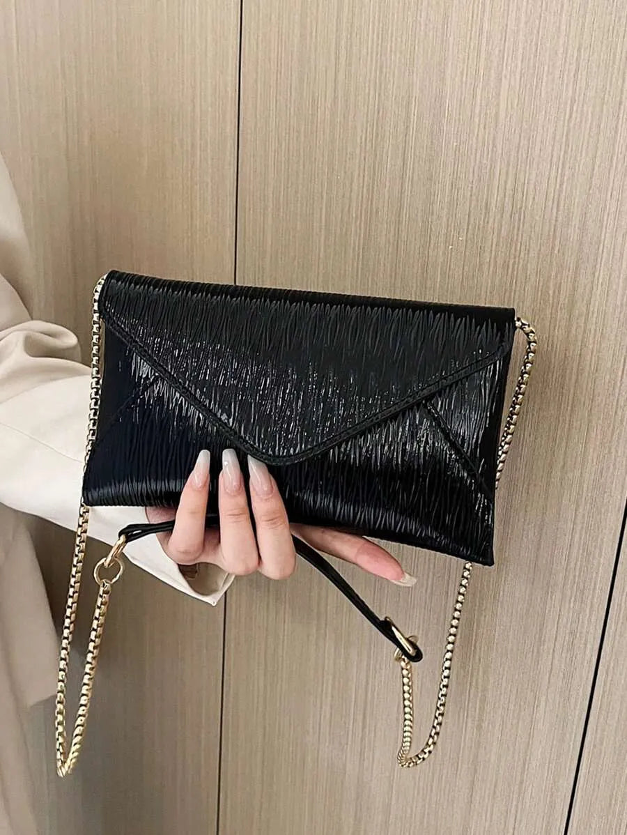 SHEIN حقيبة كتف بنمط قديم بغطاء طية