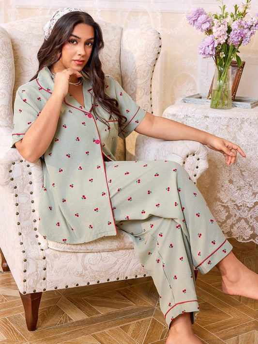 SHEIN طقم بيجامة نسائي مطبوع بالكرز بلون أخضر