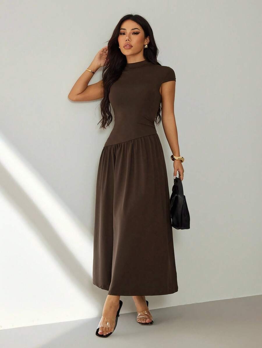 SHEIN PETITE فستان ماكسي بلون بني