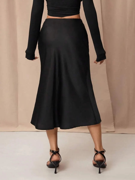 SHEIN PETITE تنورة ساتان عالية الخصر لون أسود