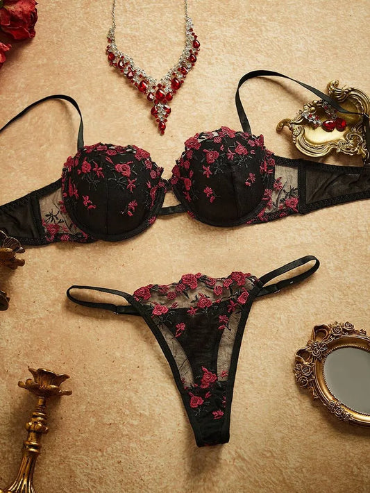 SHEIN PinupPomp طقم ملابس داخلية نسائي من قطعتين بنقوش زهرية بحمالة صدر وثونغ بلون عنابي