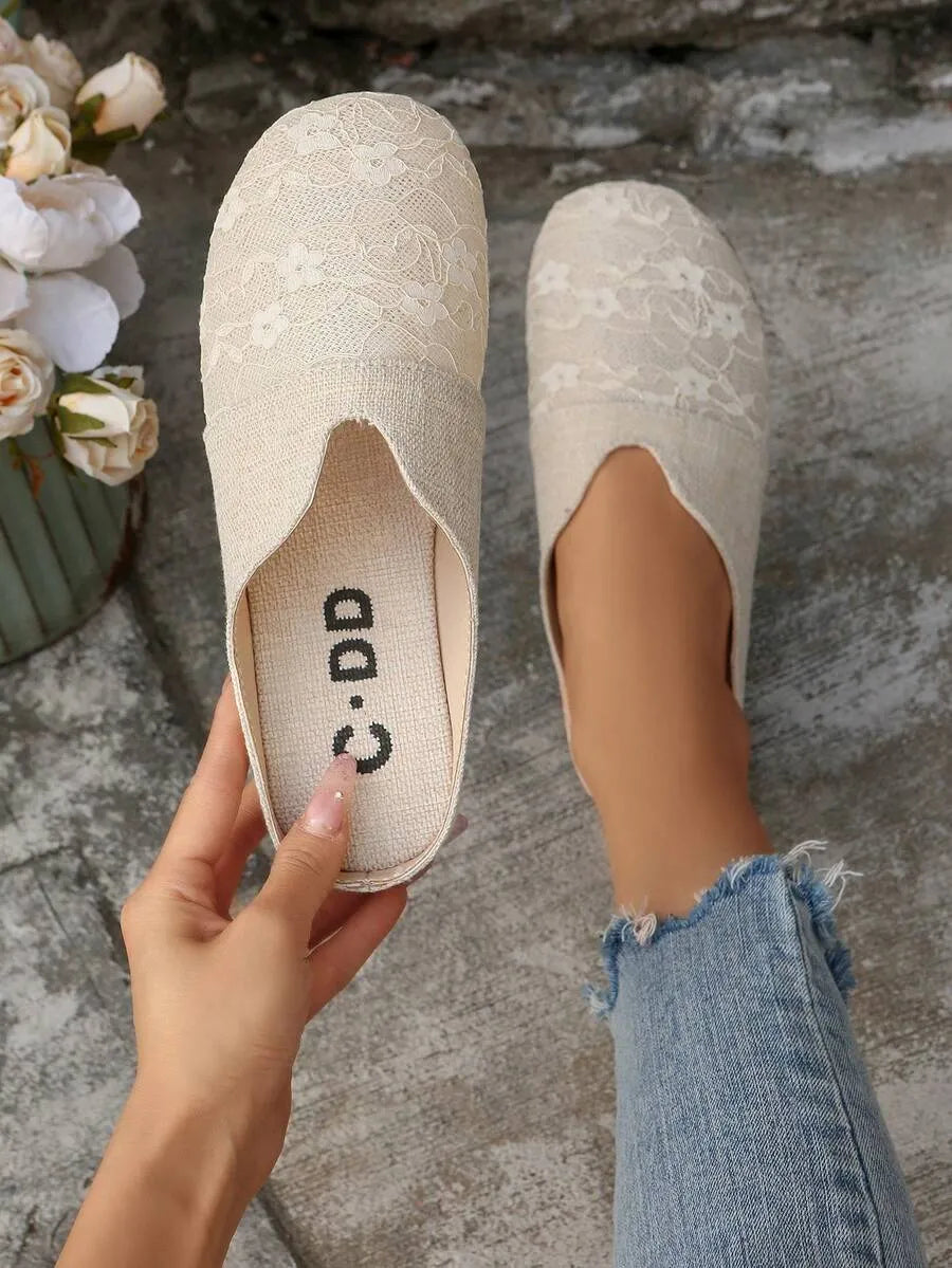 SHEIN حذاء نسائي مسطح من الدانتيل المفرغ بدون كعب