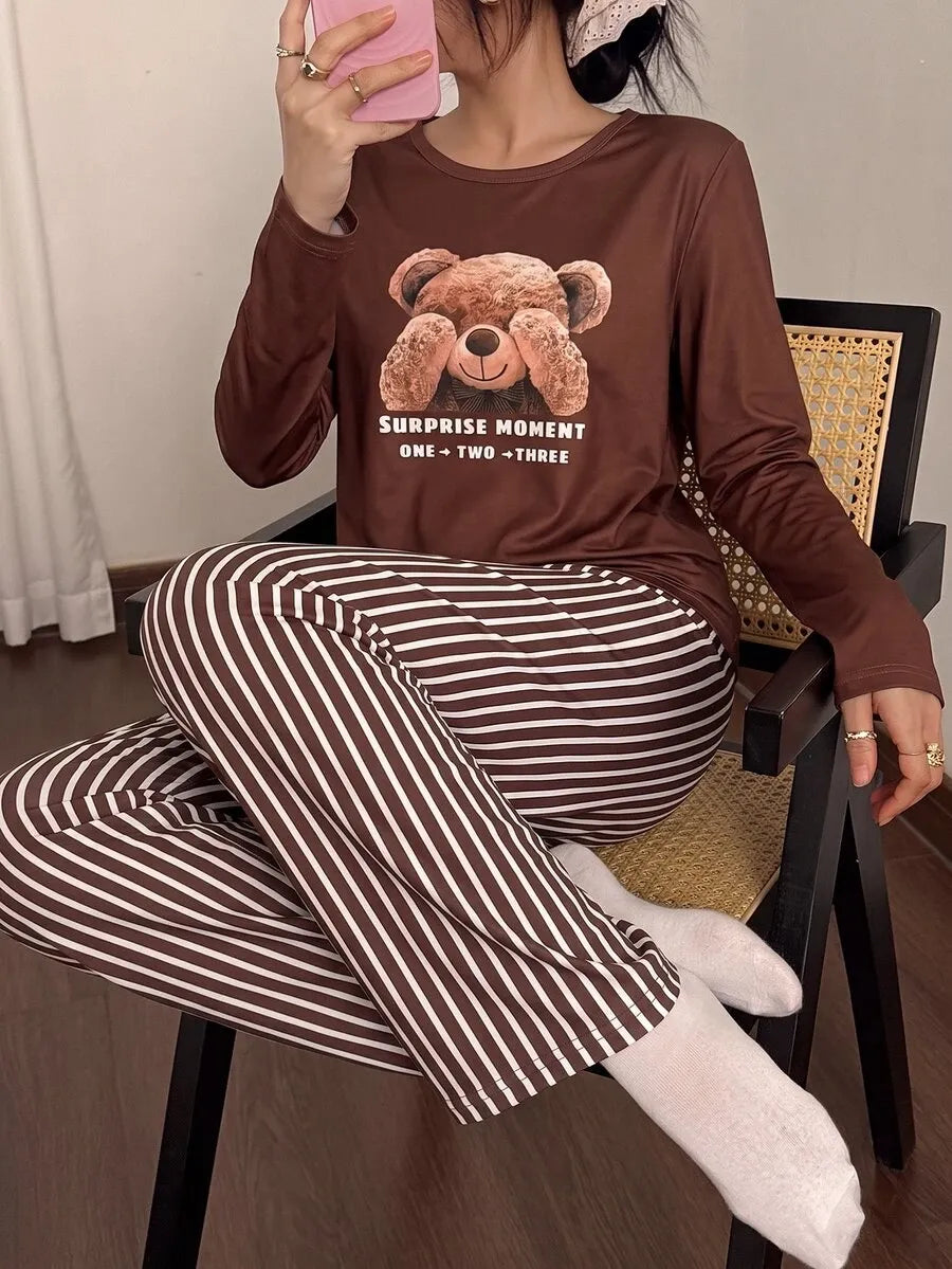 SHEIN Dream Adore طقم بيجامة قطعتين ببلوزة بياقة دائرية وأكمام طويلة ونقشة كرتونية وخطوط متعددة الألوان
