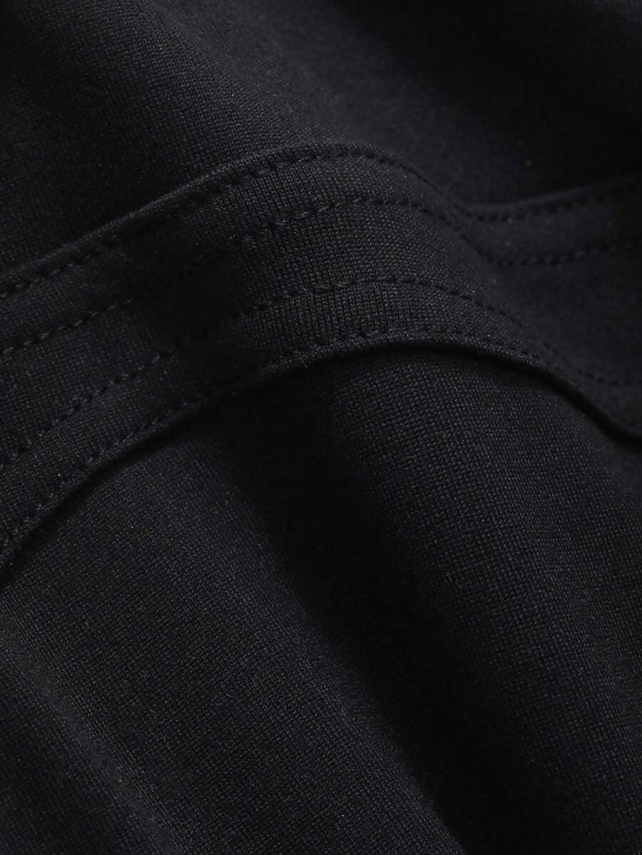 SHEIN شورت برمودا ناعم ومرن بخامة مريحة بلون أسود