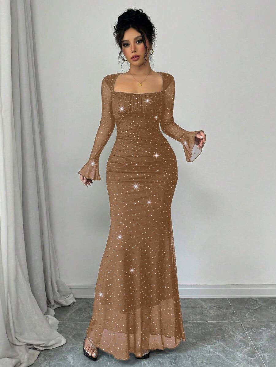 SHEIN Rafferiza  فستان أنيق وطويل بلون بني مزين باللؤلؤ