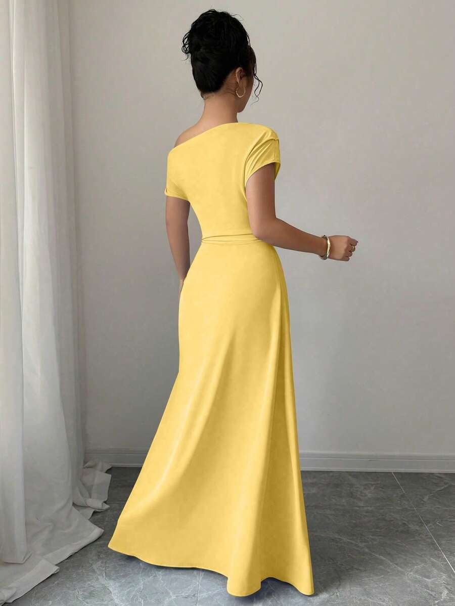 SHEIN Elenzga  فستان أنيق وطويل جدًا بلون أصفر فاتح ناعم