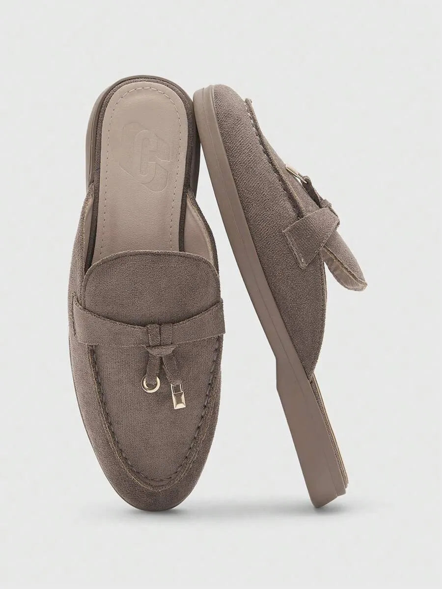 SHEIN CUCCOO BIZCHIC صنادل نسائية مسطحة باللون الخاكي