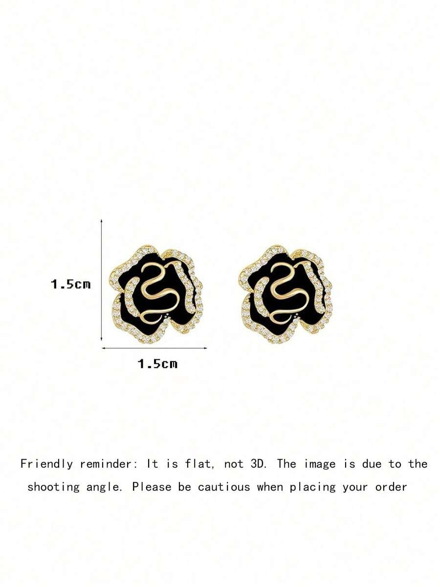 SHEIN زوج أقراط بتصميم زهري أنثوي وفاخر