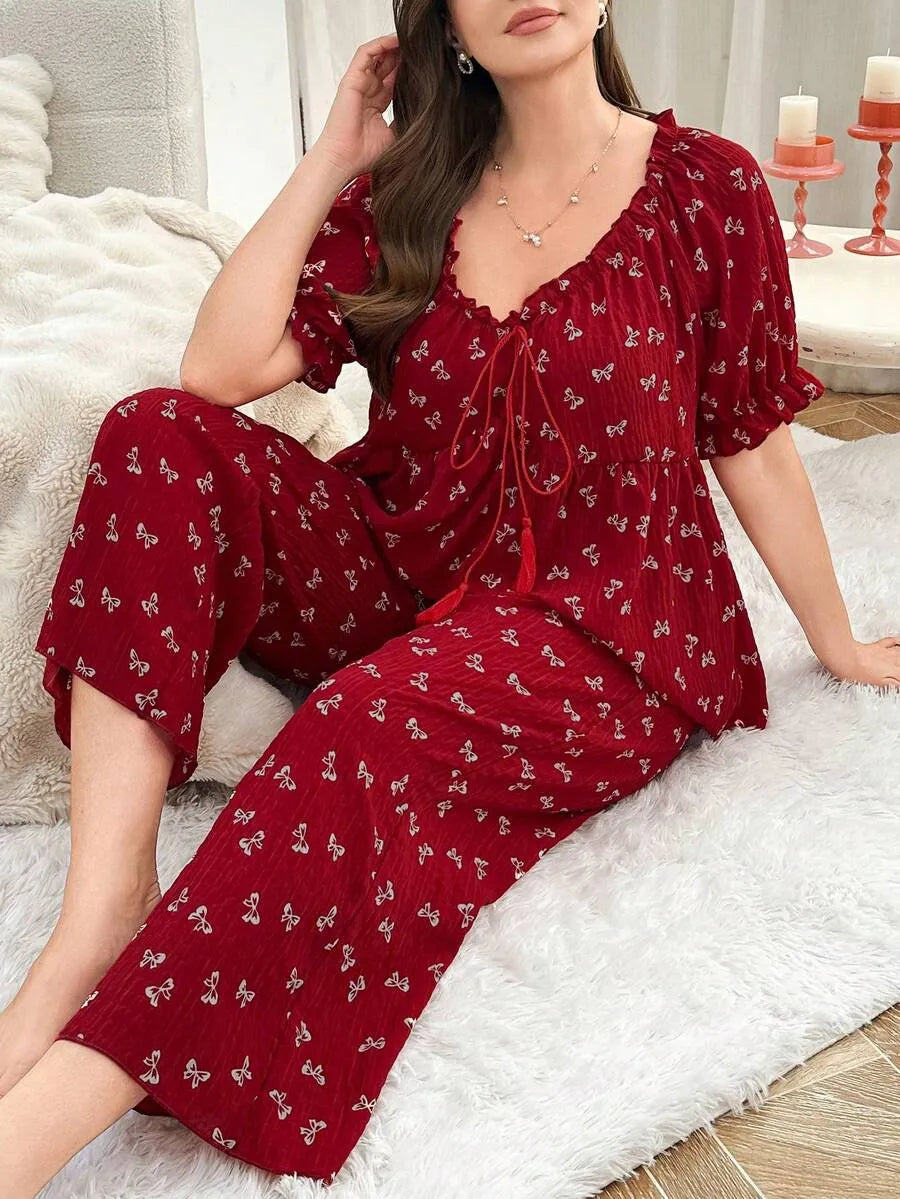 SHEIN CottageSlumber طقم بيجامة نسائي بلون أحمر بنقشة فيونكة وأكمام منتفخة