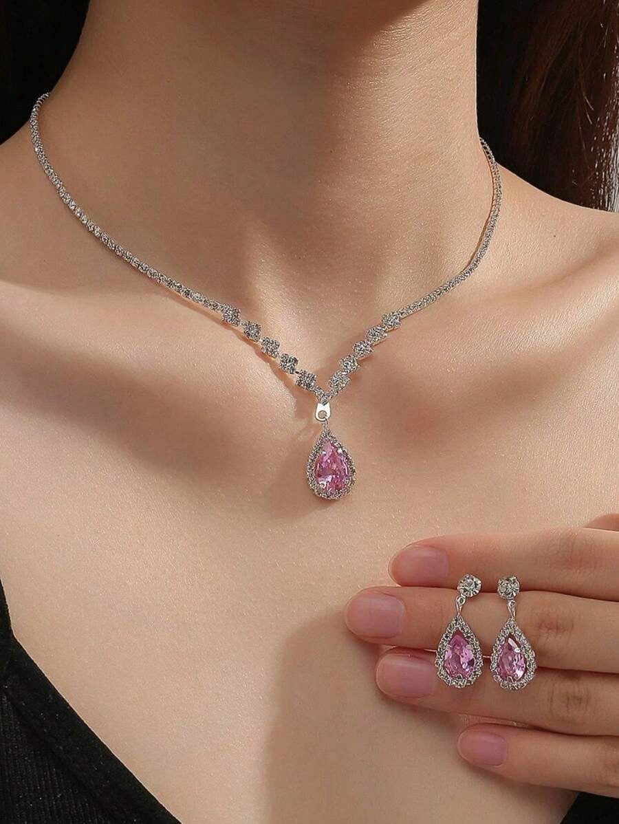 SHEIN طقم عقد وأقراط بلمسة ملكية بلون وردي راقي