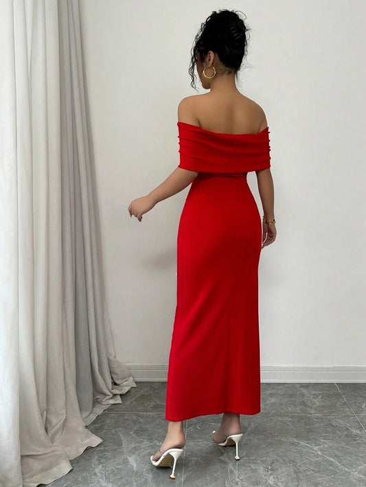 SHEIN Rafferiza فستان طويل بلون أحمر مزين بالفصوص