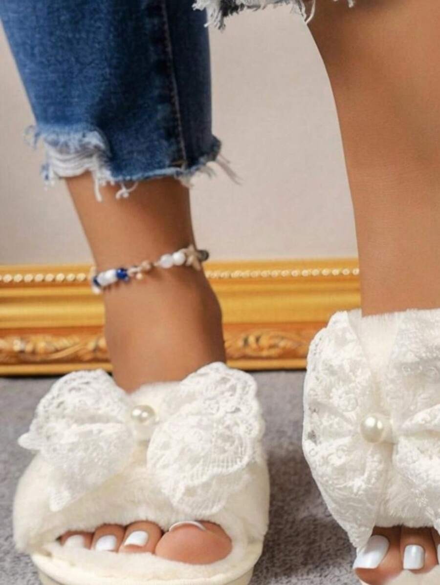 SHEIN شبشب نسائي ناعم بشكل فيونكة و لون أبيض