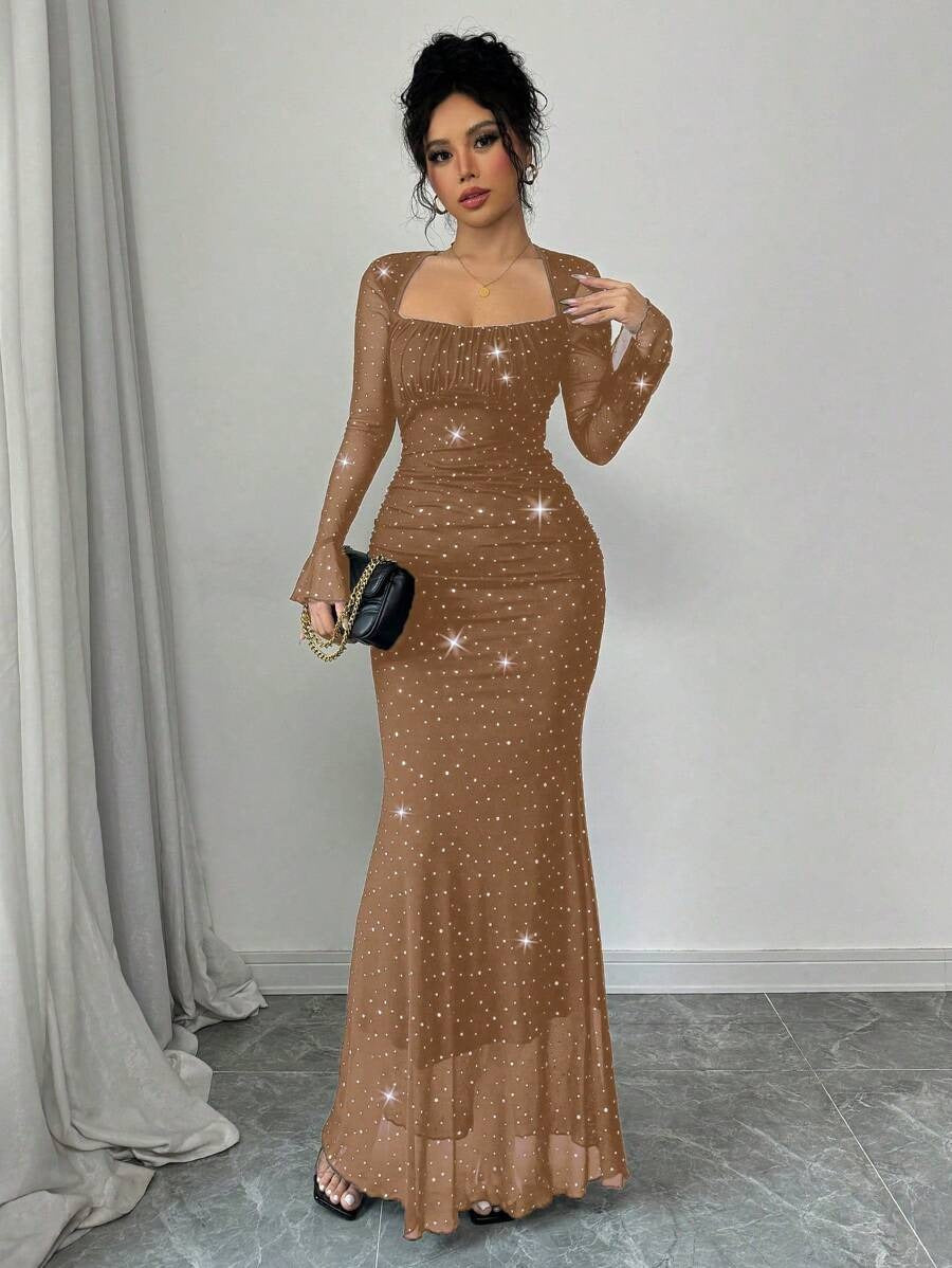 SHEIN Rafferiza  فستان أنيق وطويل بلون بني مزين باللؤلؤ