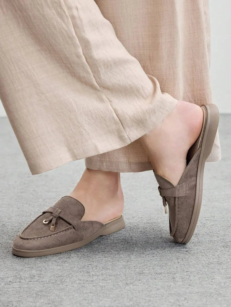 SHEIN CUCCOO BIZCHIC صنادل نسائية مسطحة باللون الخاكي