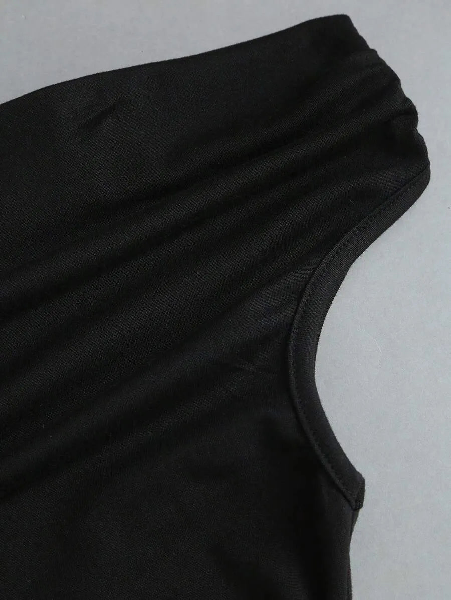 SHEIN Sweetra طقم نسائي أنيق من قطعتين - بلوزة مكشوفة الكتفين وتنورة منقطة