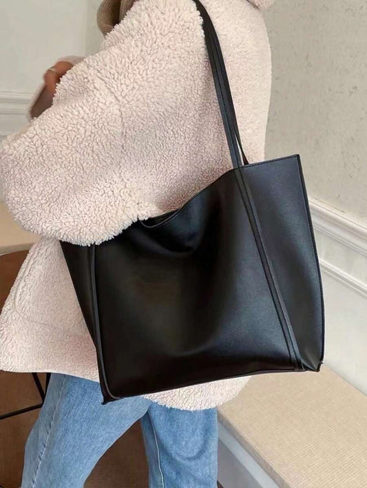 SHEIN حقيبة كتف كلاسيكية بلون أسود