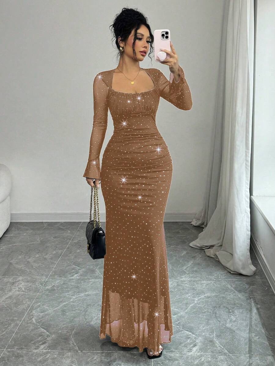 SHEIN Rafferiza  فستان أنيق وطويل بلون بني مزين باللؤلؤ