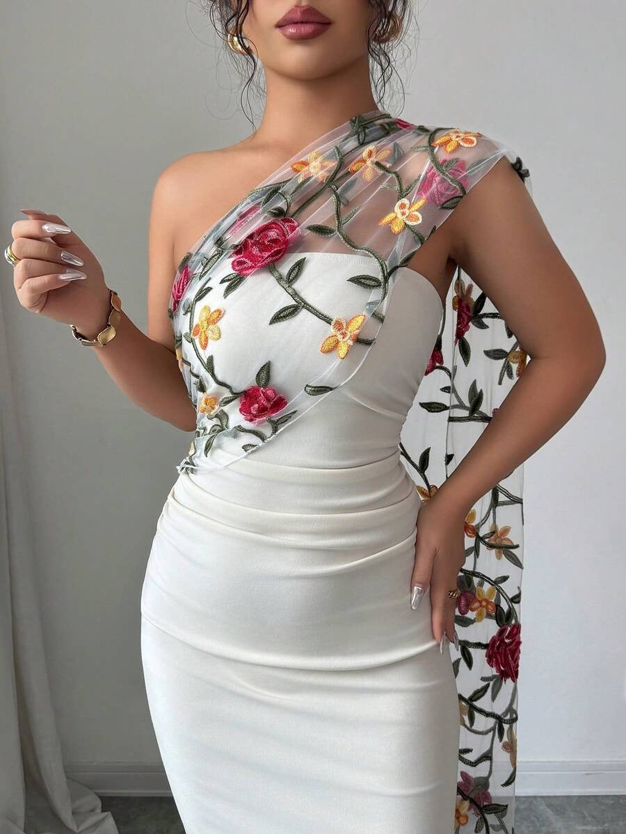 SHEIN Elenzga فستان ضيق مكشوف الظهر مع شق خلفي بلون مشمشي