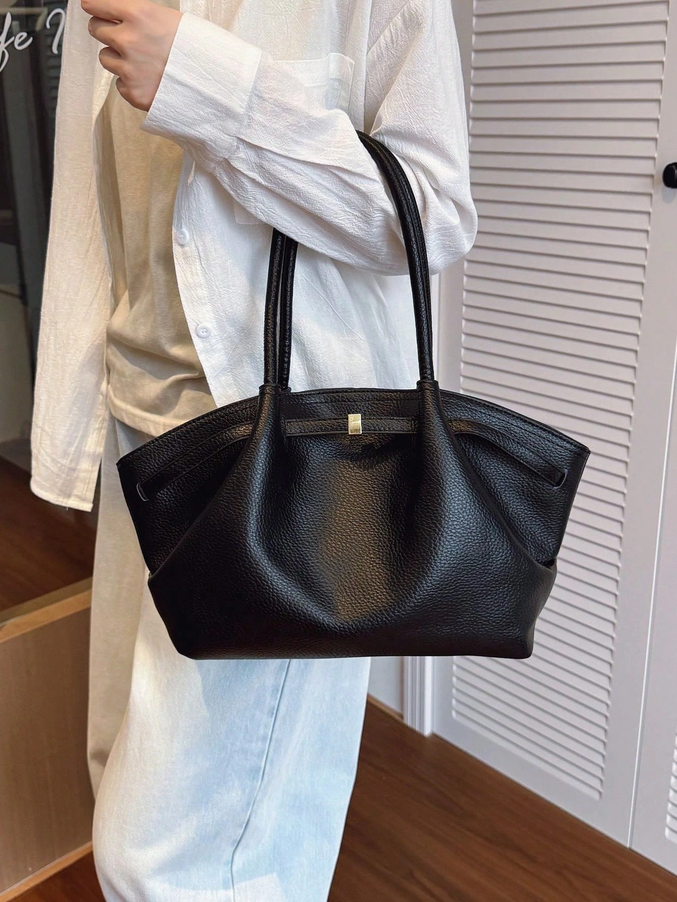 SHEIN حقيبة كتف نسائية جلدية عصرية