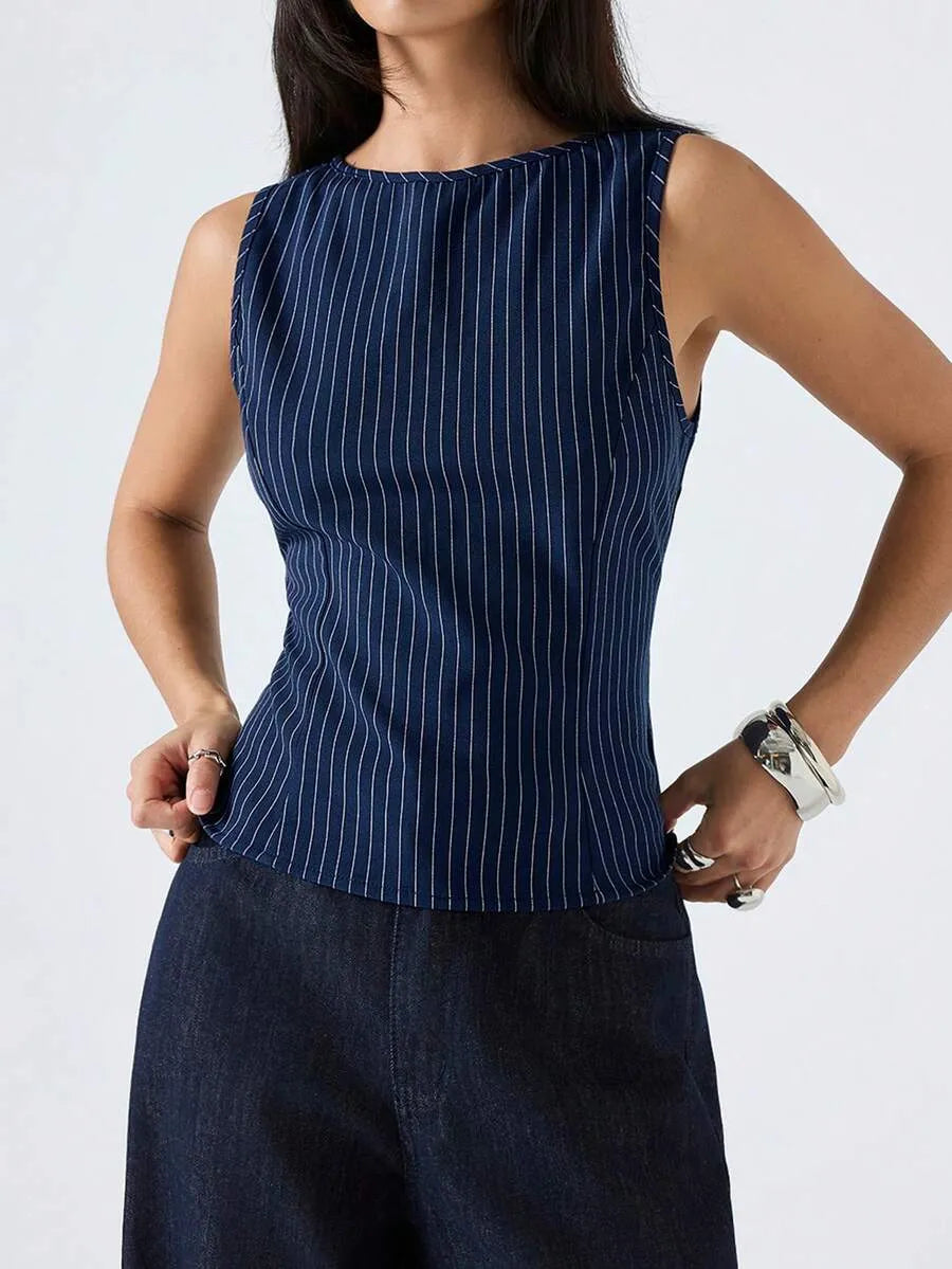 SHEIN LYSMO بلوزة نسائية بياقة دائرية وأزرار وجيب بلون أزرق